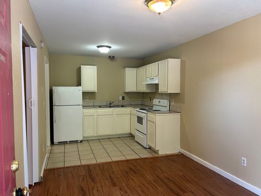 Cozy 1 Bedroom/1 Bathroom Apartment – photo 1
