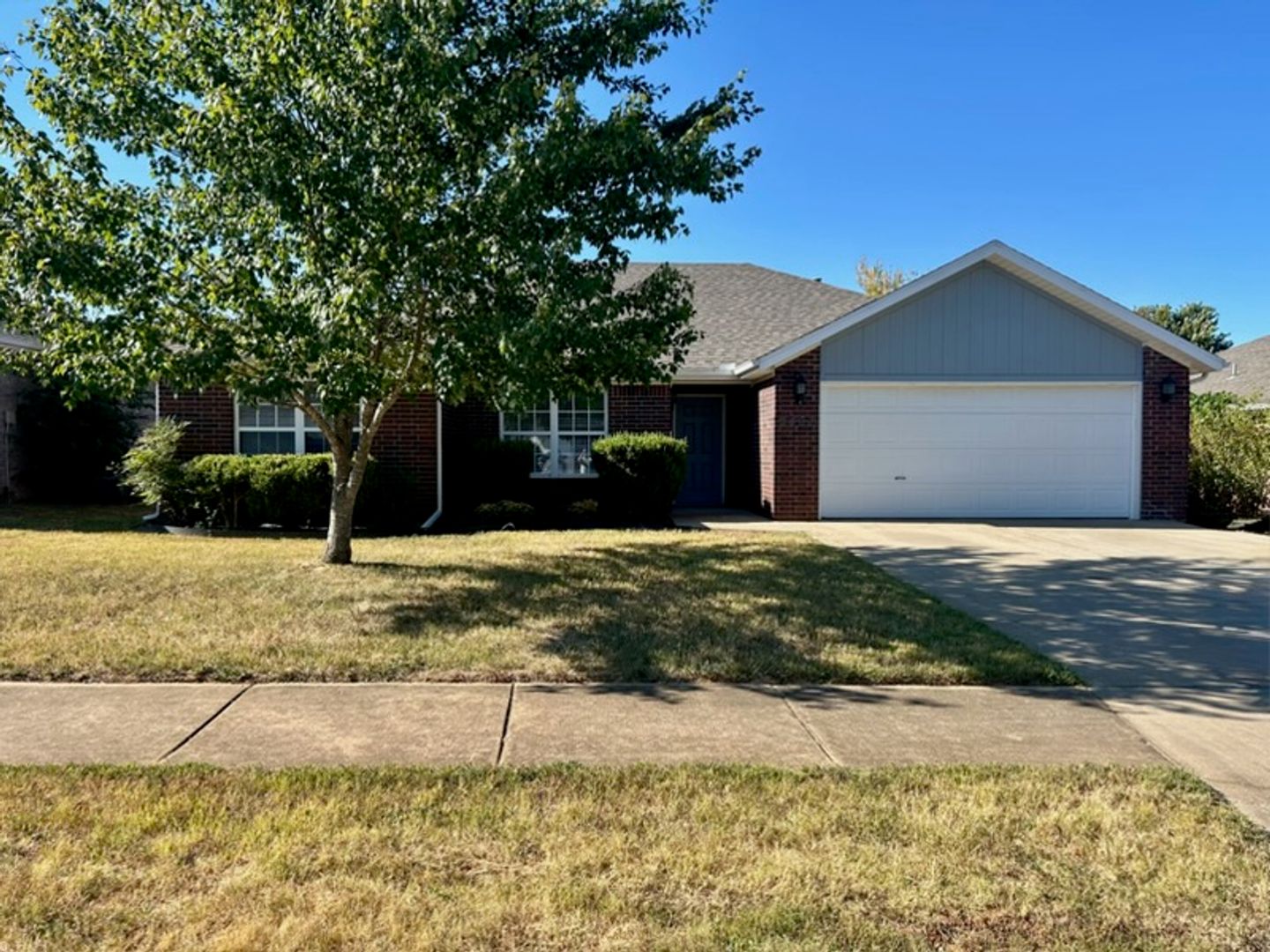 Bentonville House: 3407 SW Carriageway Ave