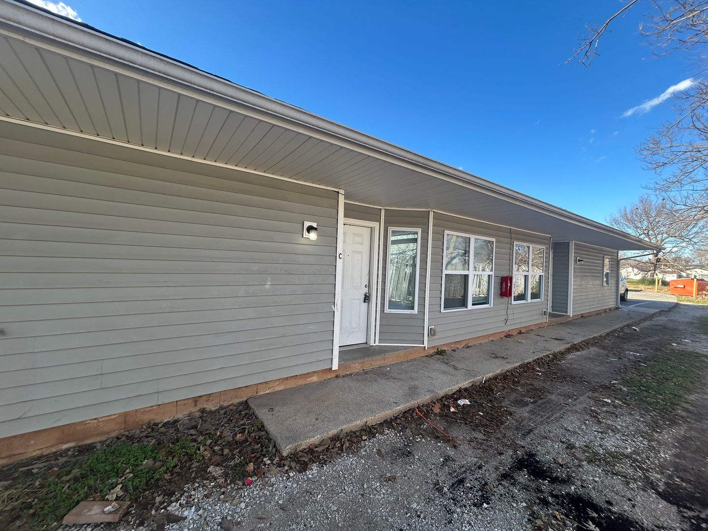 Springdale Apartment: 403-409 Park St.