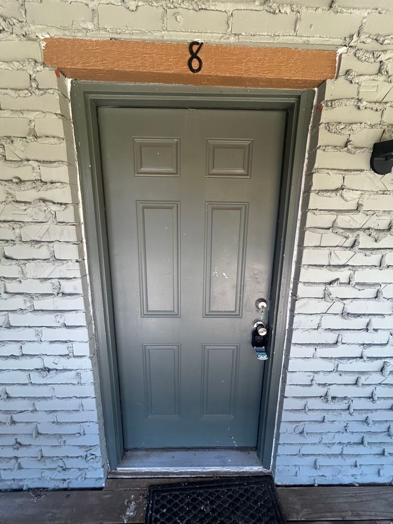 Fayetteville Apartment: 969 W Holly