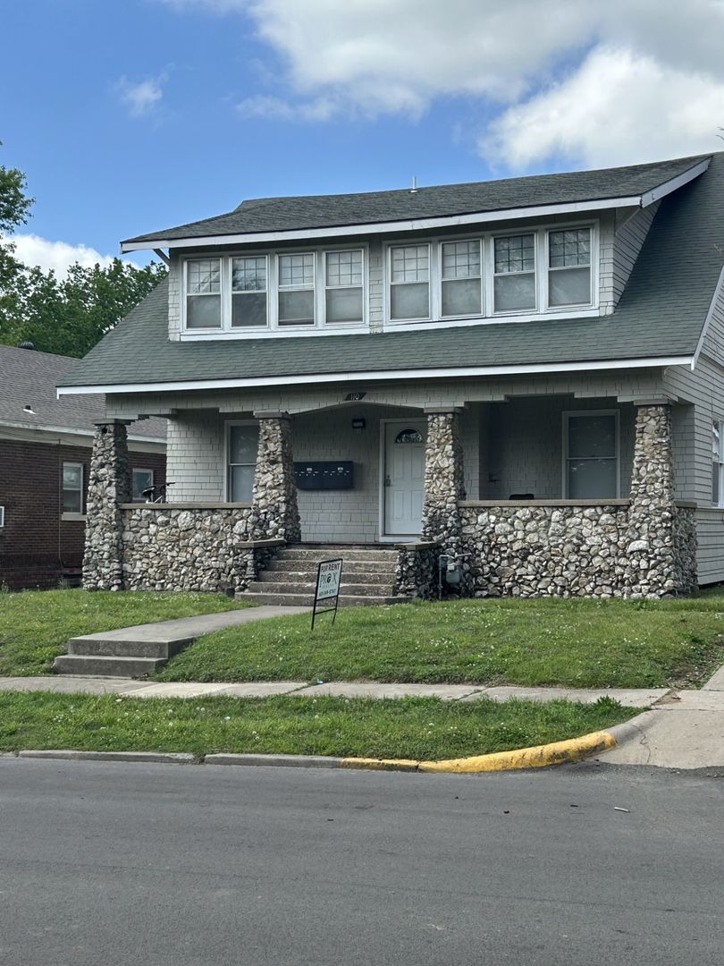 Pittsburg Apartment: 110 W. Lindburg