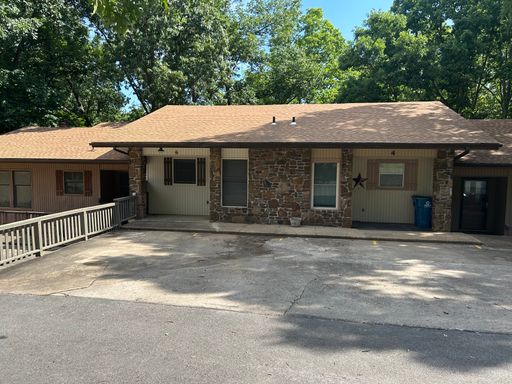 Move in special - First month of rent is FREE! Charming 2-Bed, 1.5-Bath Home in Bella Vista