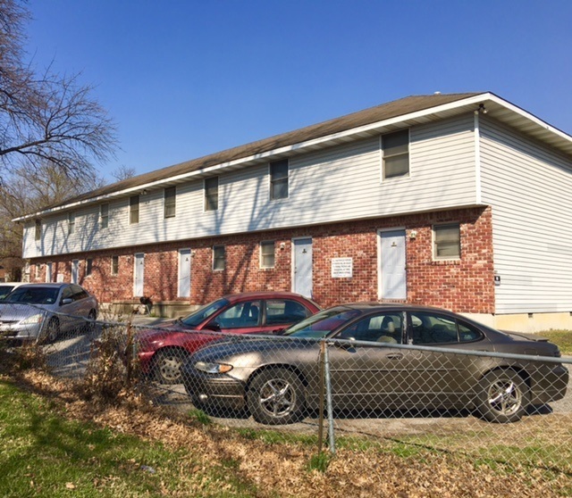 Pittsburg Apartment: 207 E. Carlton