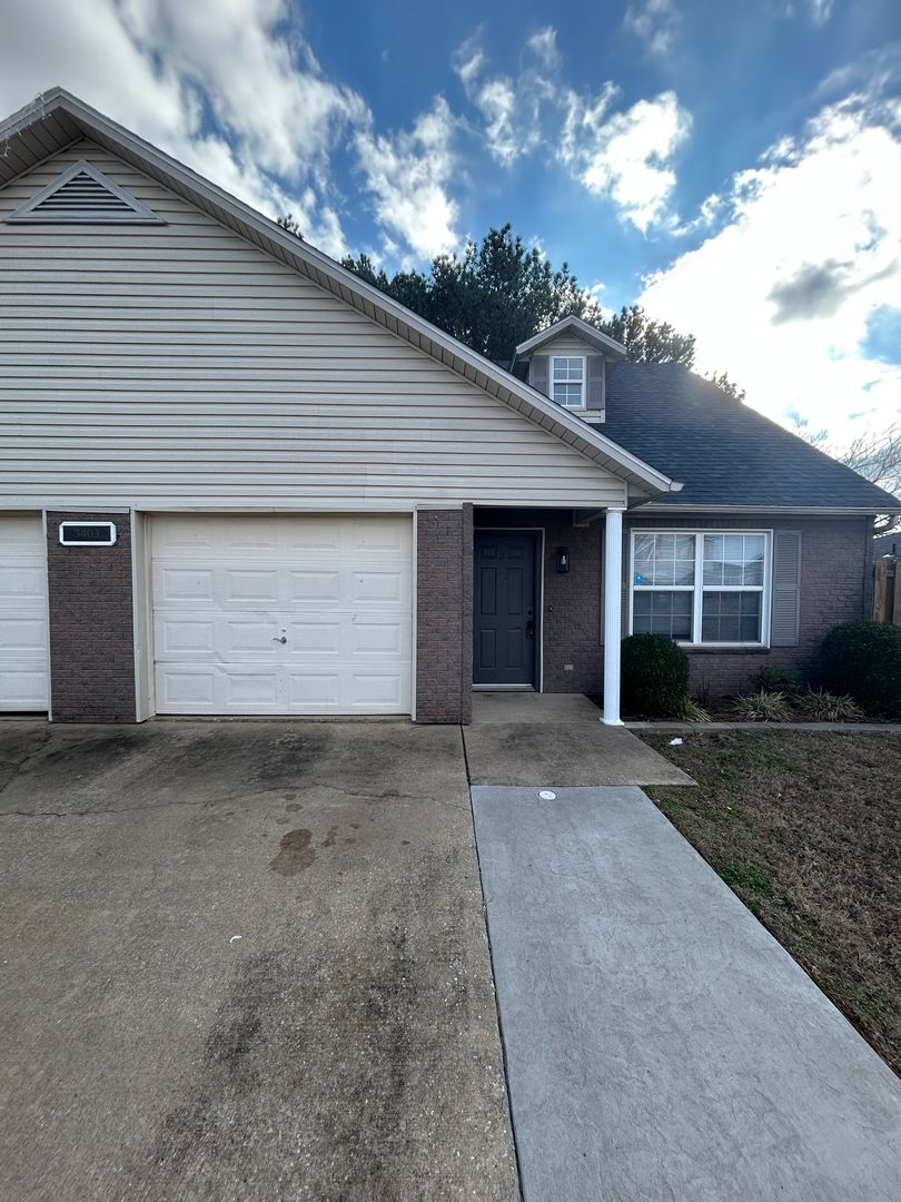 Bentonville Townhome: 3403 SW Victoria Pl Apt 1