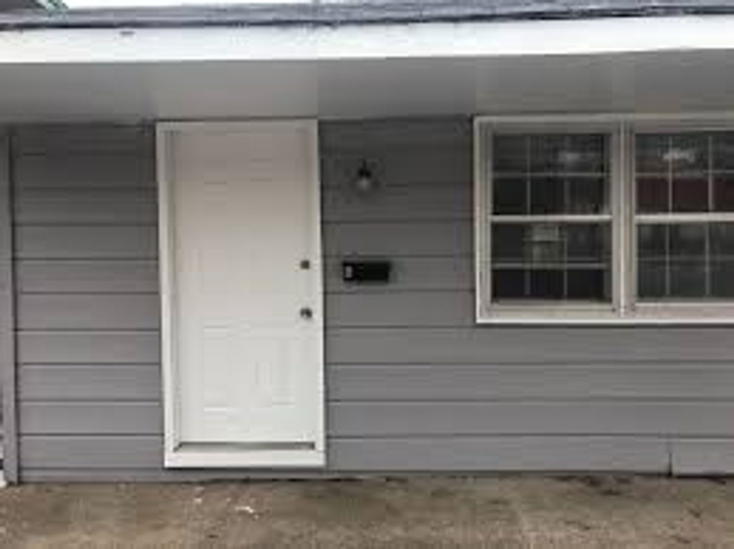 Pittsburg Apartment: 104 W. Hudson