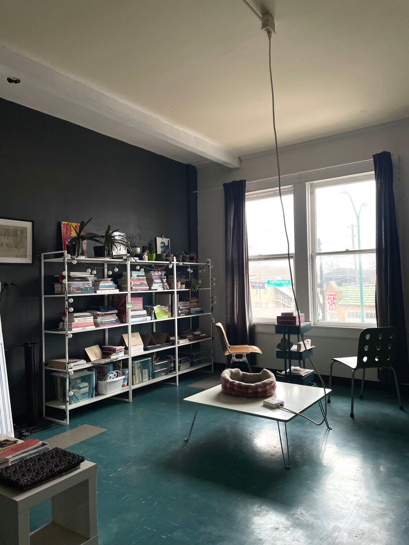 Dallas Apartment: 907 W Jefferson