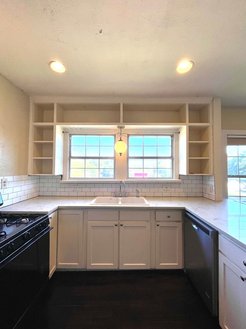 Dallas Apartment: 1801 W 10th