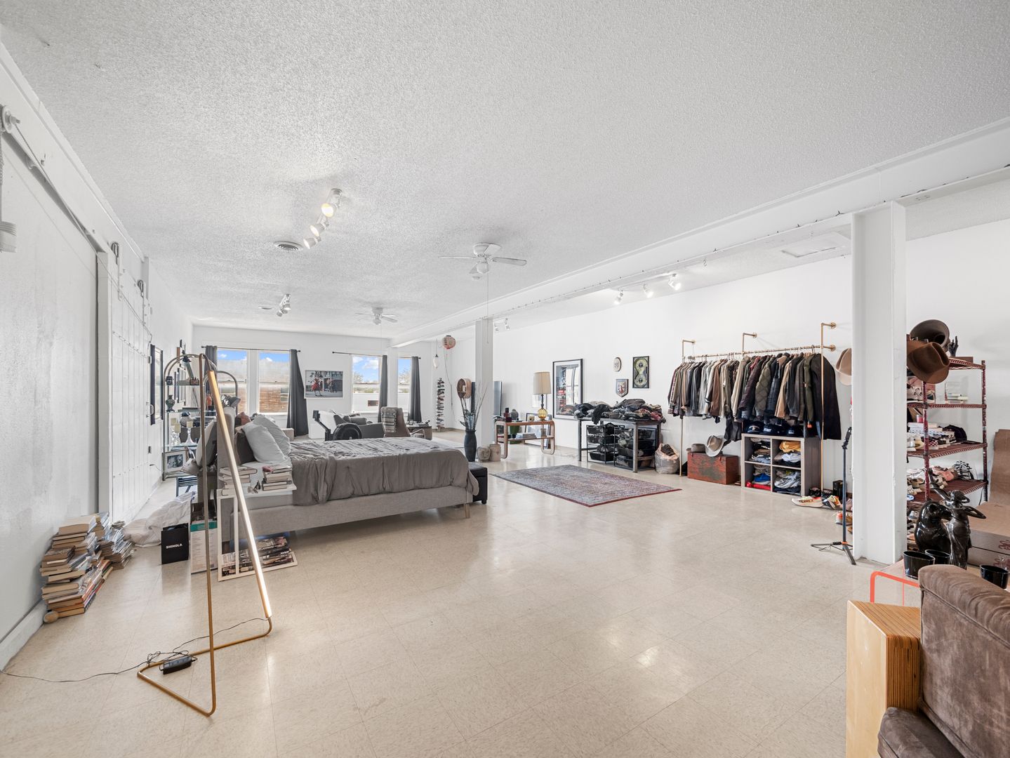 Dallas Apartment: 907 W Jefferson
