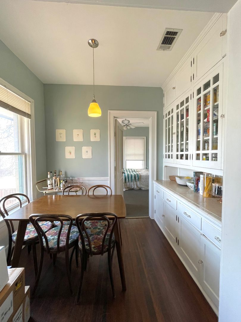 Dallas Apartment: 914 N. Bishop