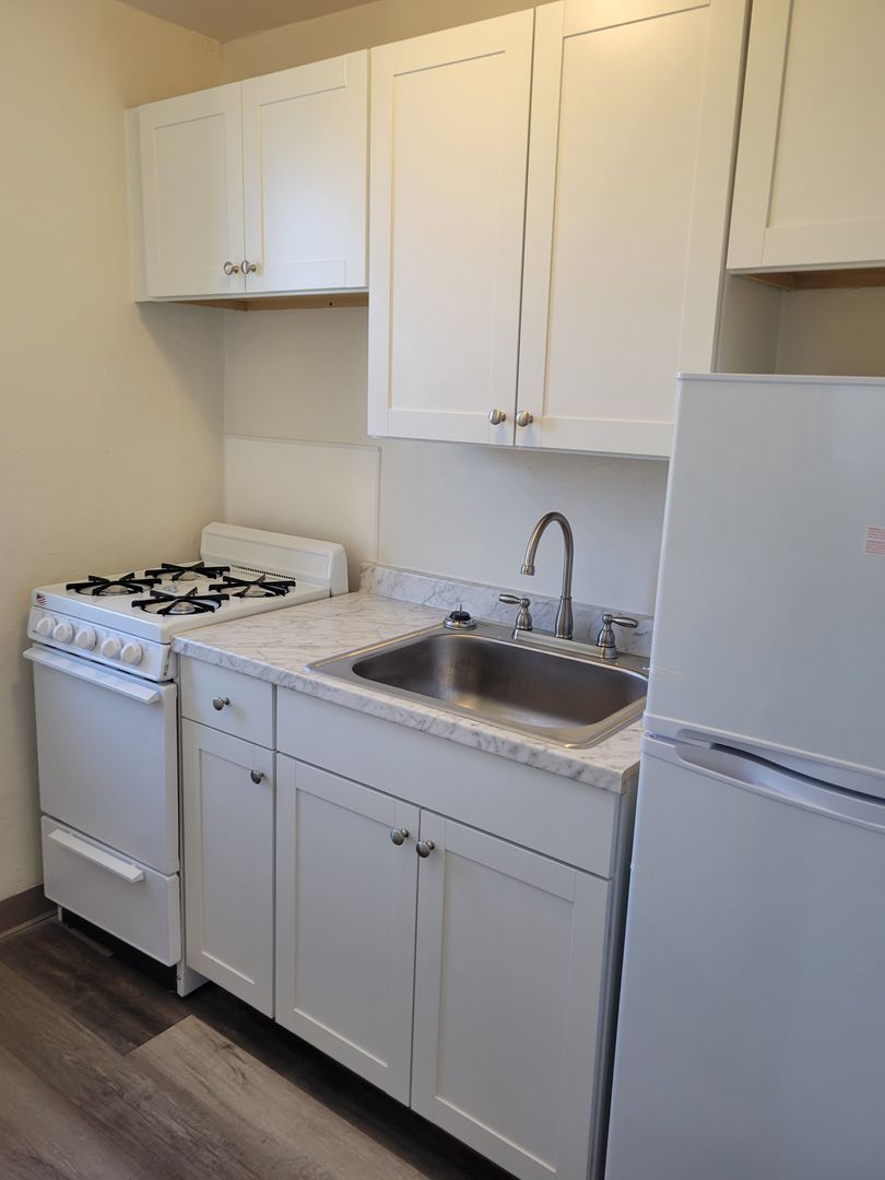 Pittsburgh Apartment: 3304 Brownsville Road