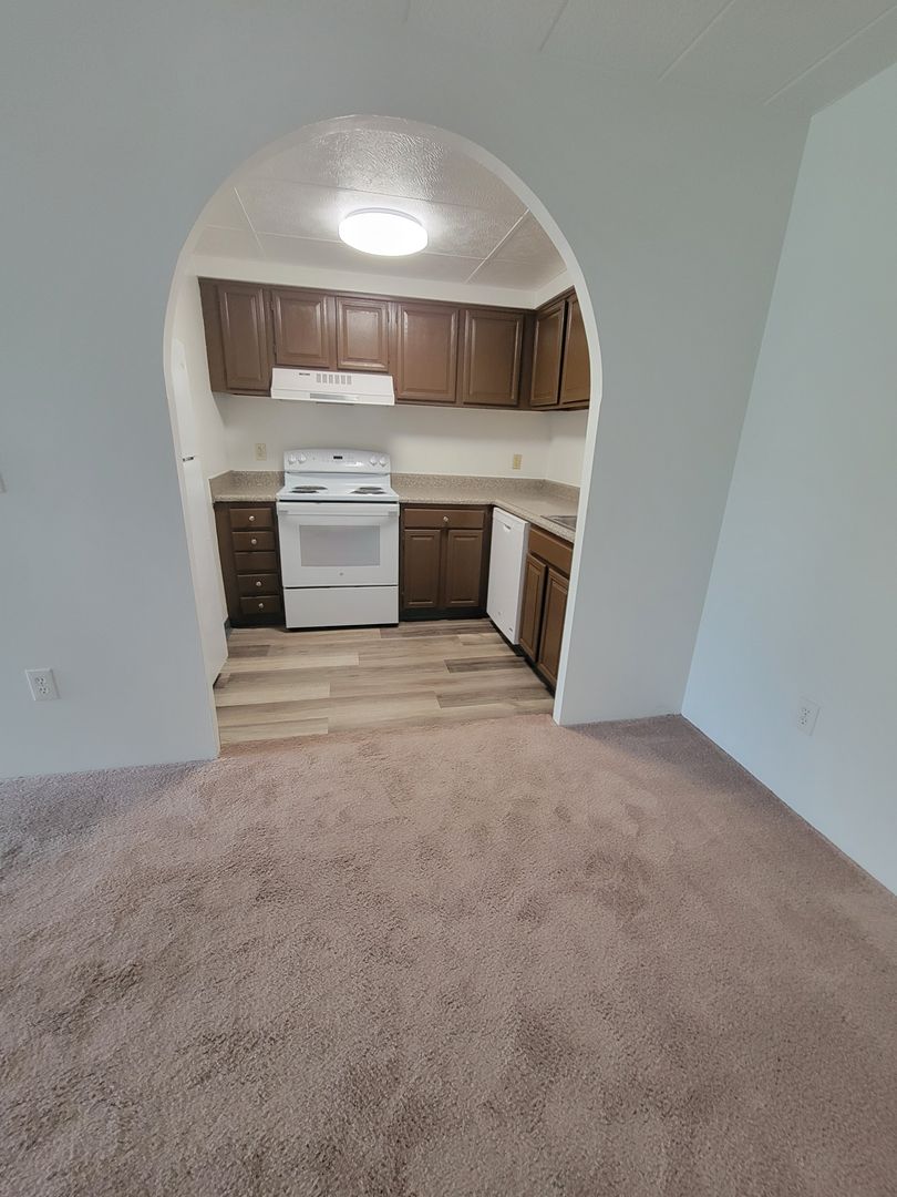Pittsburgh Apartment: 957 Bockstoce Avenue