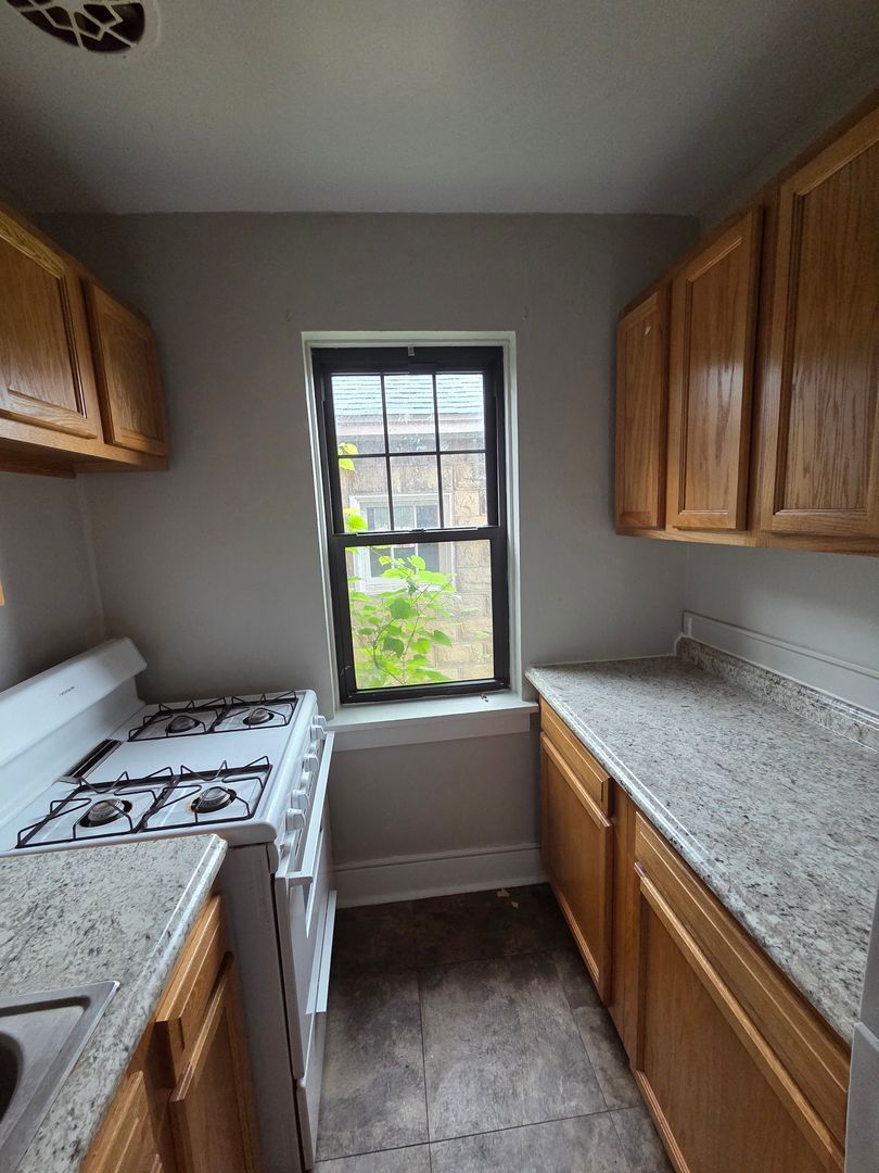 Pittsburgh Apartment: 20 Cornell Place