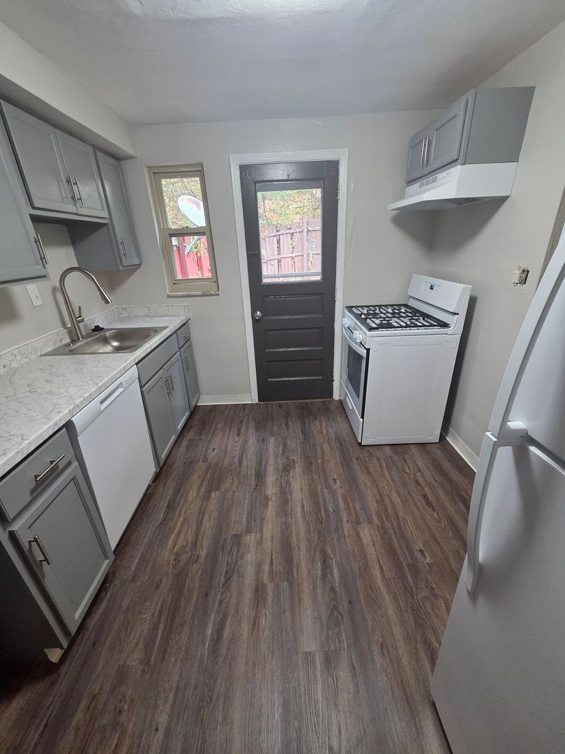 Pittsburgh Apartment: 930-944 Sleepy Hollow Rd.