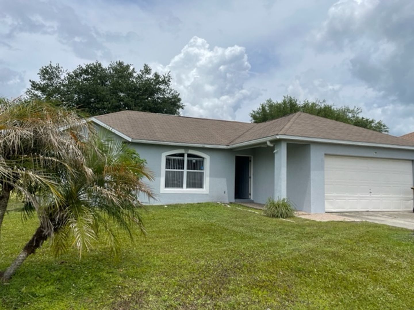 Kissimmee House: 819 Ognon Ct
