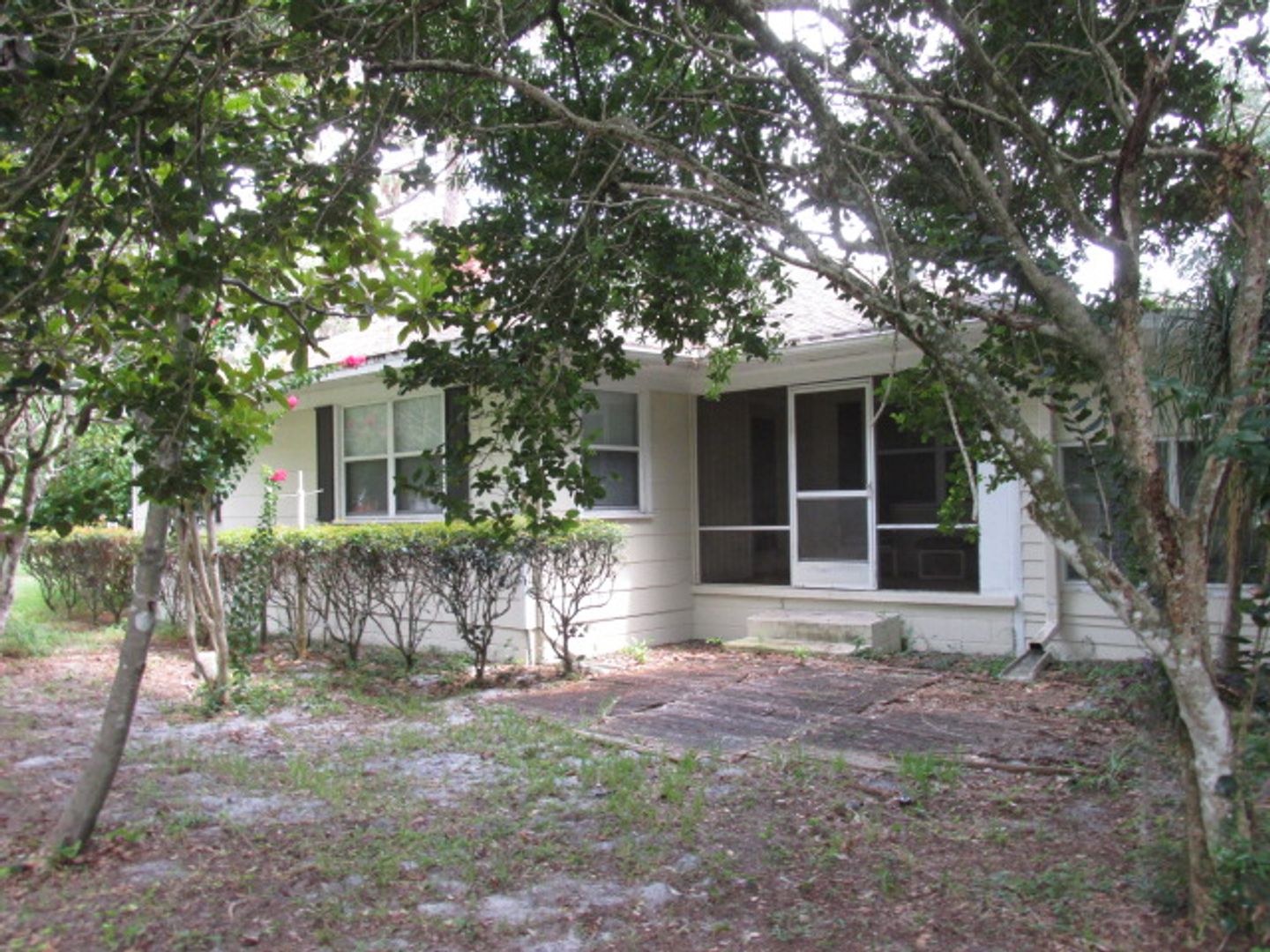 St Cloud House: 5500 Lake Lizzie Dr
