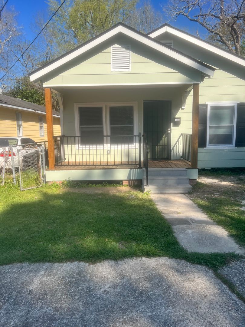 Baton Rouge House: 1348 N 37Th St.
