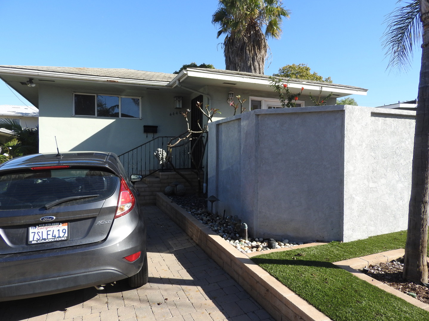 San Diego Apartment: 4440 Mentone Street