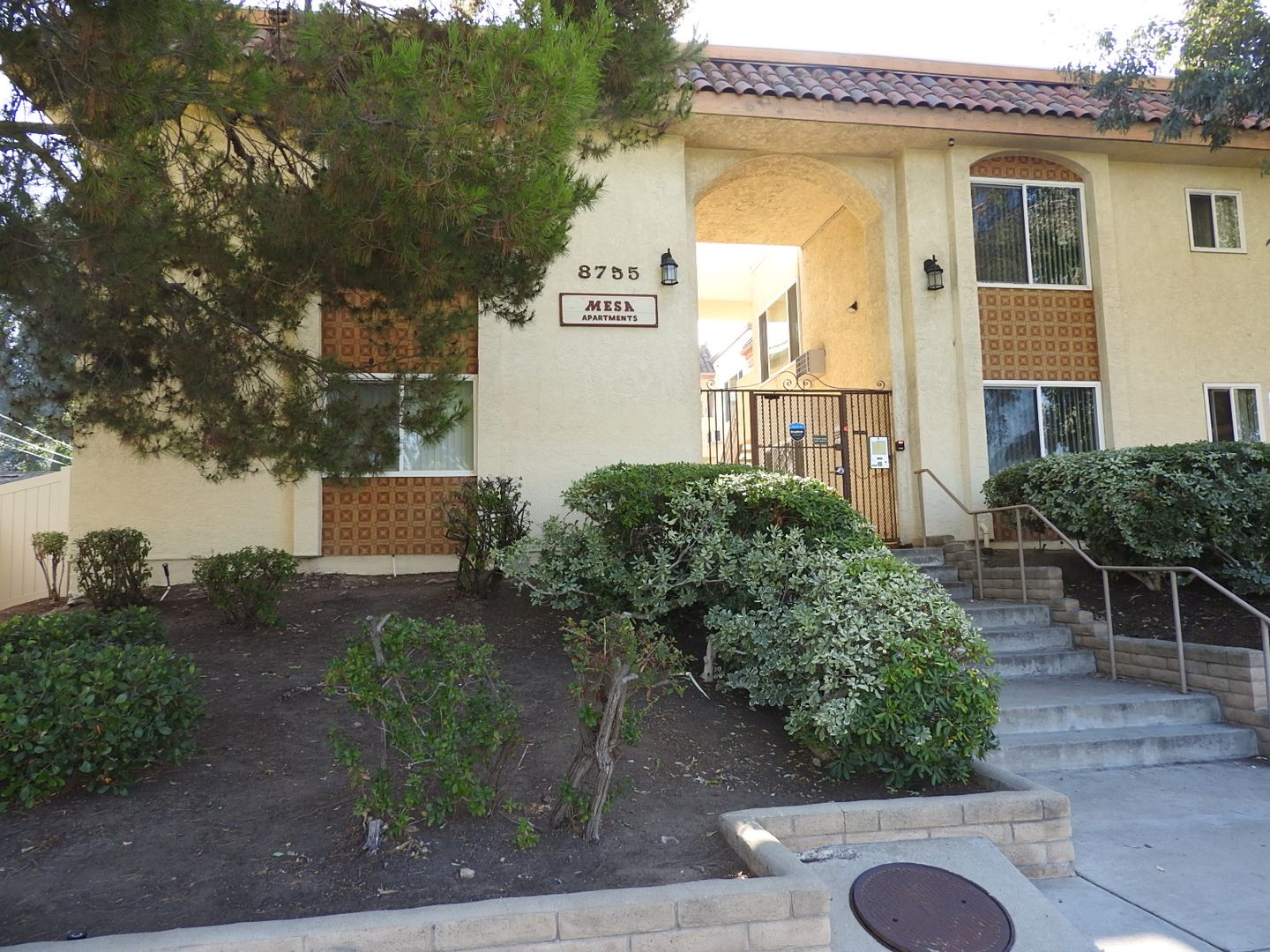 Santee Apartment: 8755 Mesa Rd