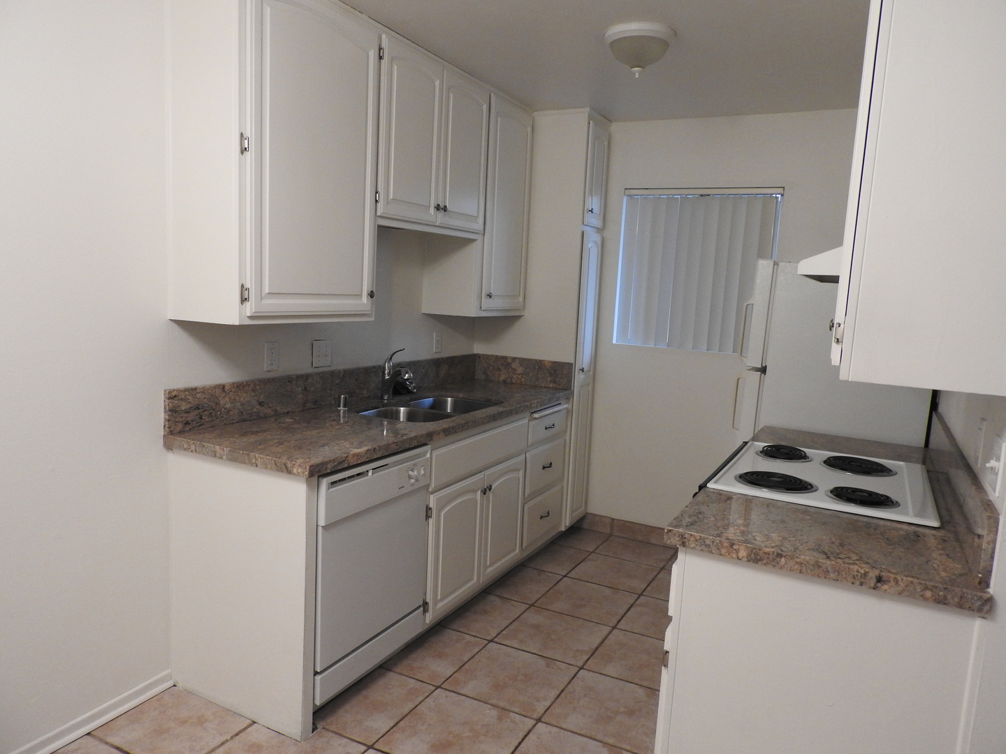 San Diego Apartment: 2015 Cable Street