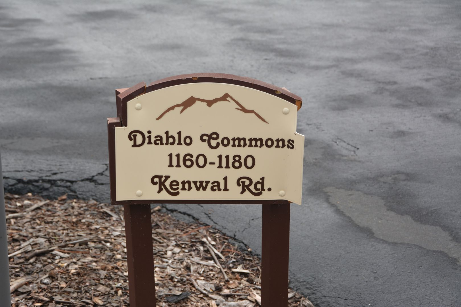 Concord Townhome: 1160 Kenwal Road #A