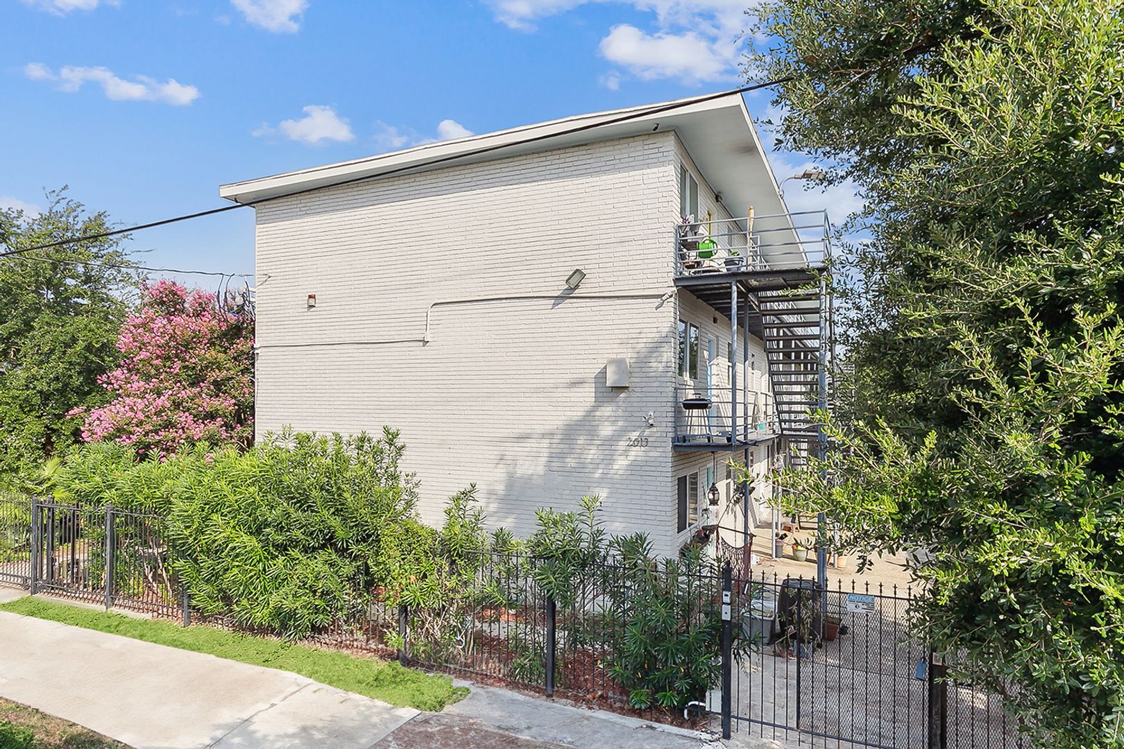 New Orleans Apartment: 2013 S Liberty St.