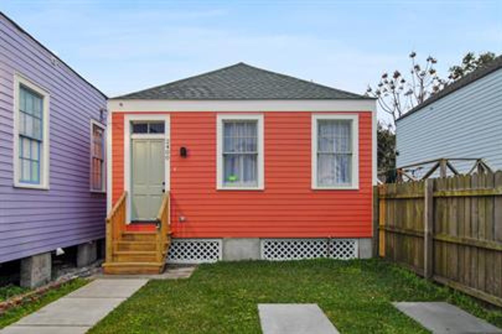 New Orleans House: 2004 South Liberty Street