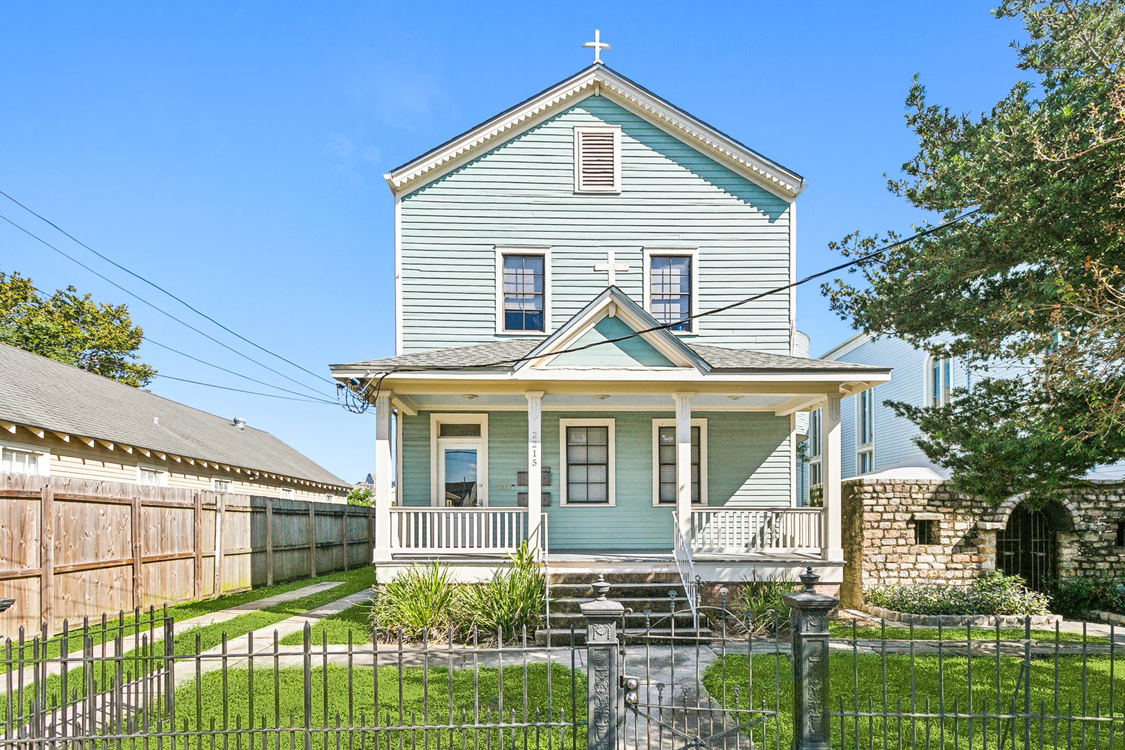 New Orleans Apartment: 2215 Second Street
