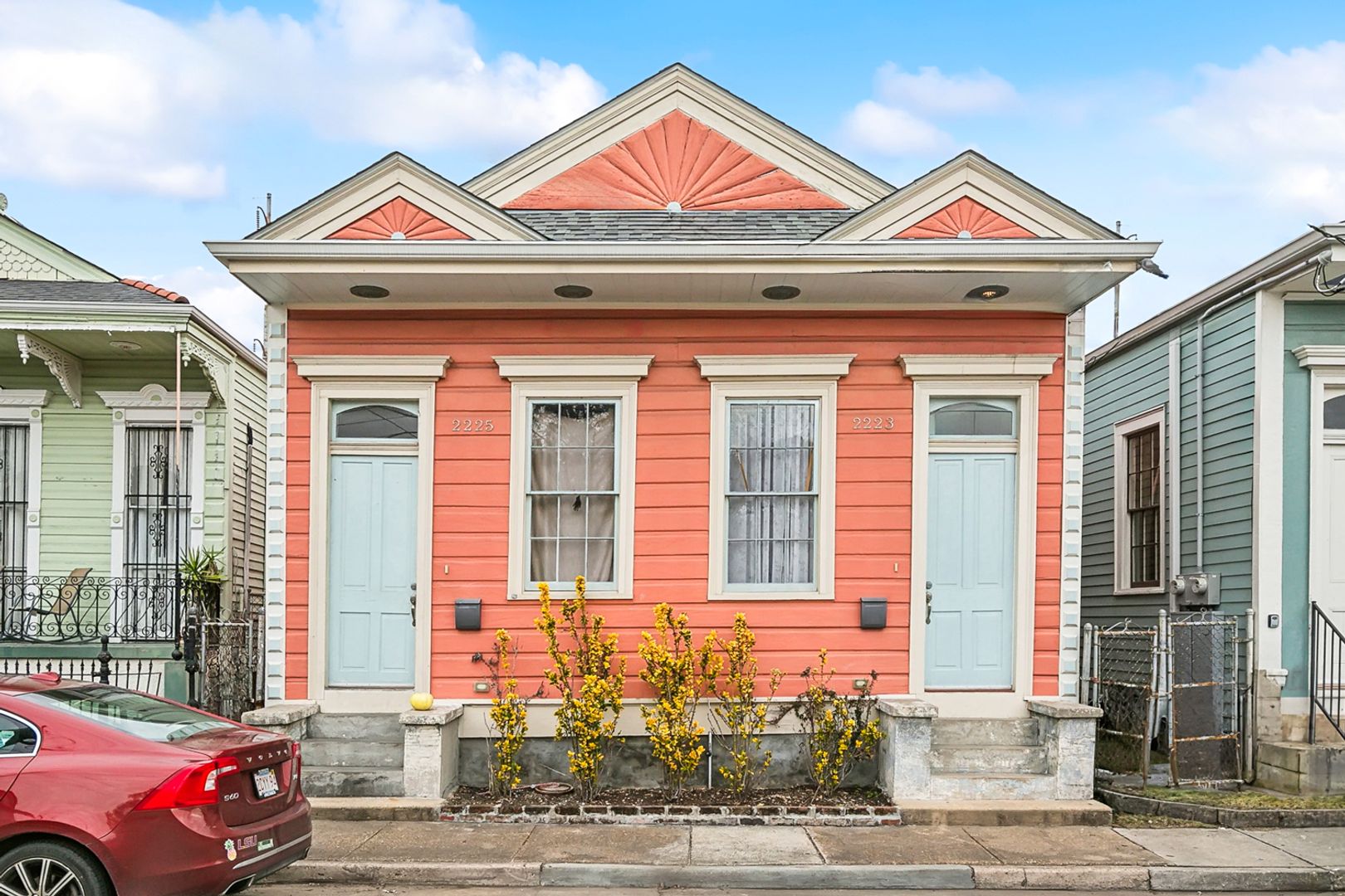 New Orleans Apartment: 2223/2225 St. Andrew St.