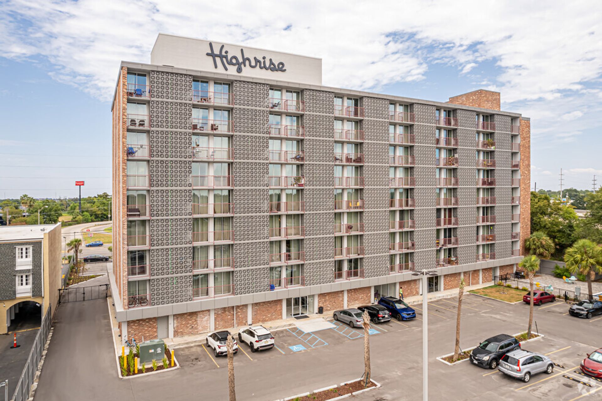 New Orleans Apartment: 6324 Chef Menteur Highway - Highrise