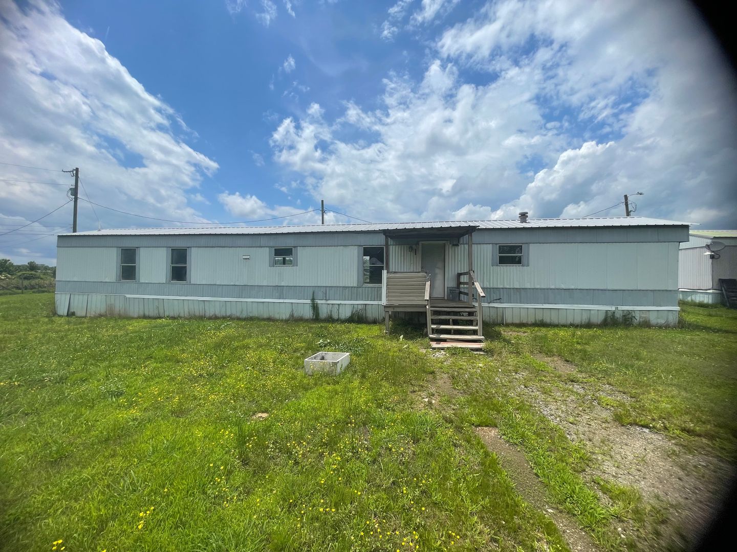 Lonoke House: 354 Joyner Loop