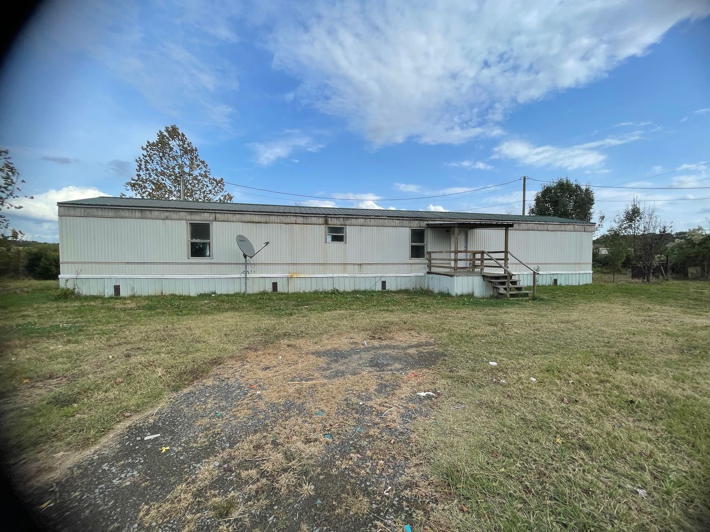 Lonoke House: 165 Maple Tree Cove