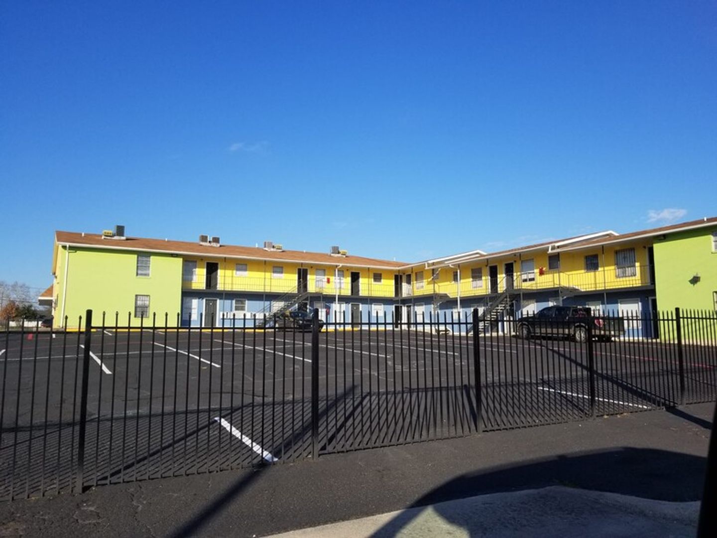 Killeen Apartment: 420 N Gilmer St