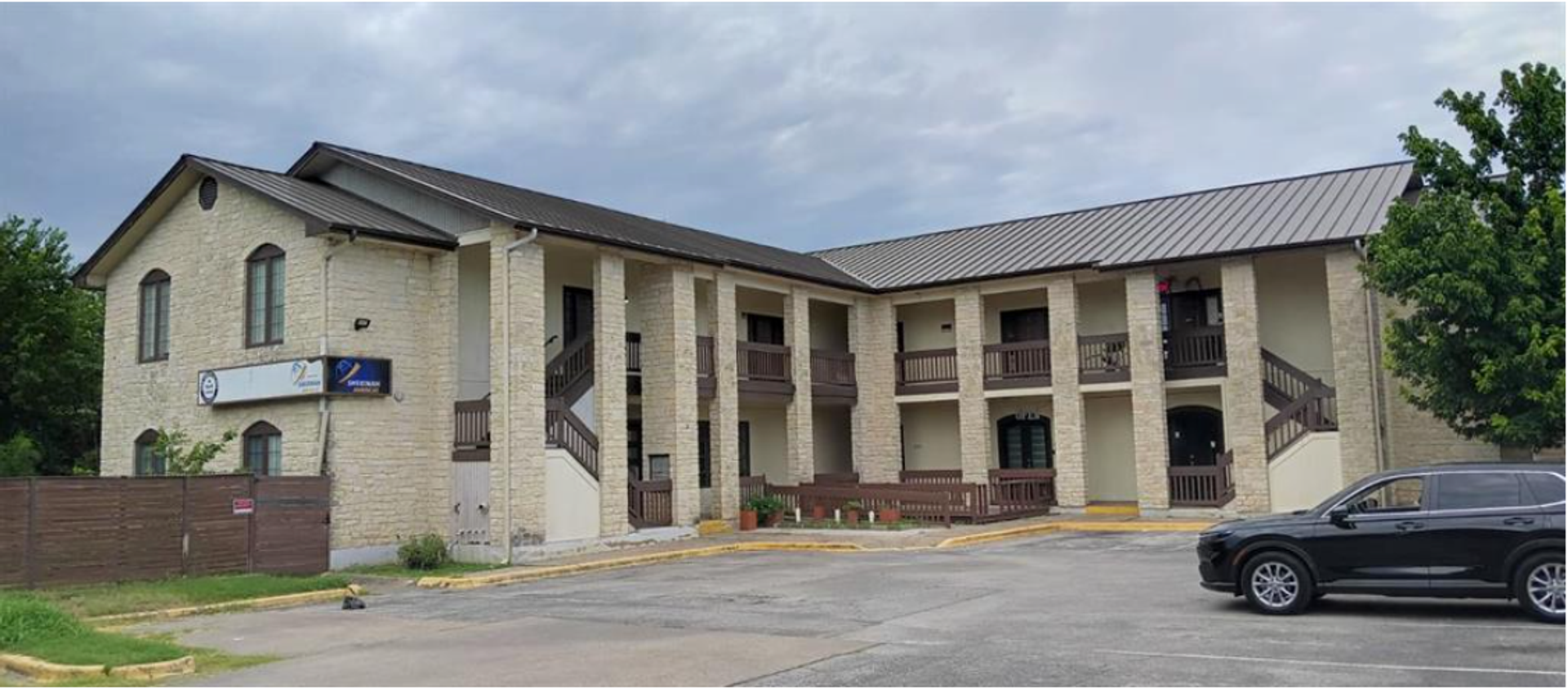 Austin Apartment: 611 Carpenter Ave