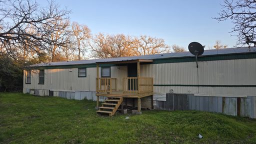 House for Lease lease in Manor – photo 1