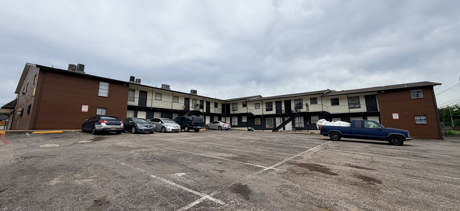 Killeen Apartment: 420 N Gilmer St