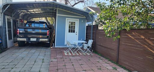 Office / Car Lot Space Available for lease!! – photo 1