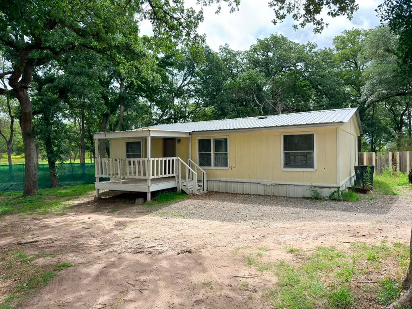 Manor Apartment: 8607 Burleson Manor road