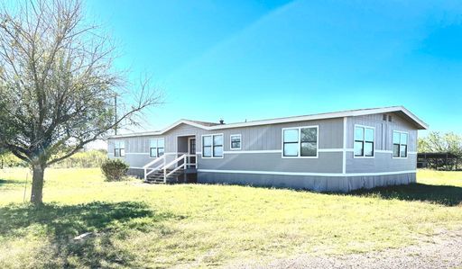 4BD 2 BA House + Half[0.50] Acre Land!! – photo 1