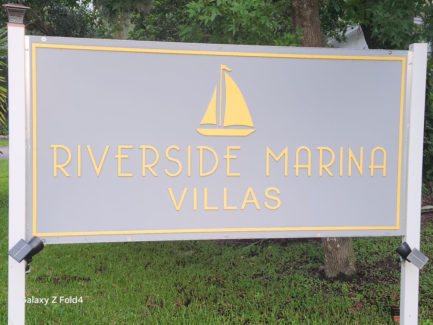 Riverview Apartment: 8008 Emi Ann Lane