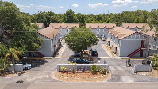 Welcome to Casa De Lincoln!! YOUR SECOND MONTH OF RENT IS FREE.....!!!!!!! – photo 1