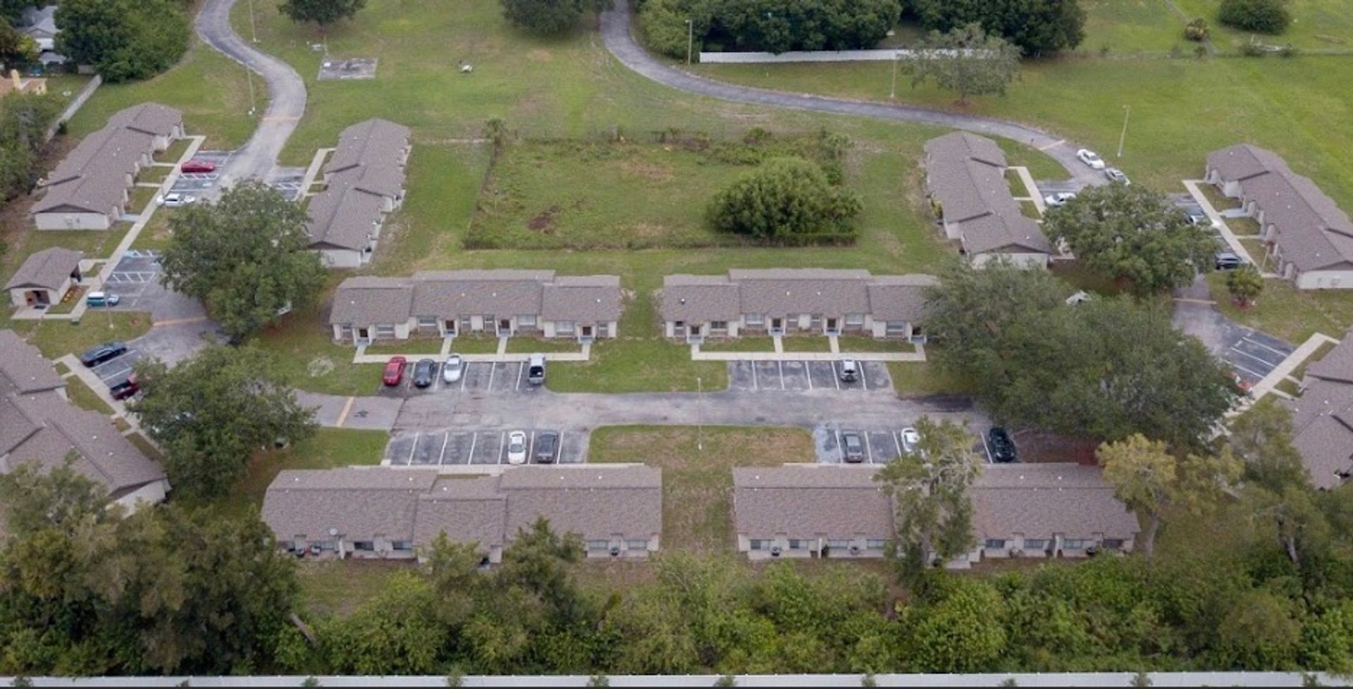 Ruskin Apartment: 709 Oceanside Cir