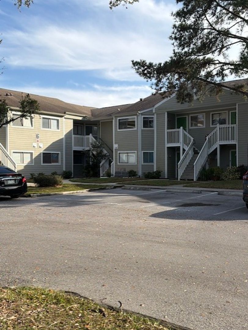 Largo Apartment: 7298 Ulmerton road