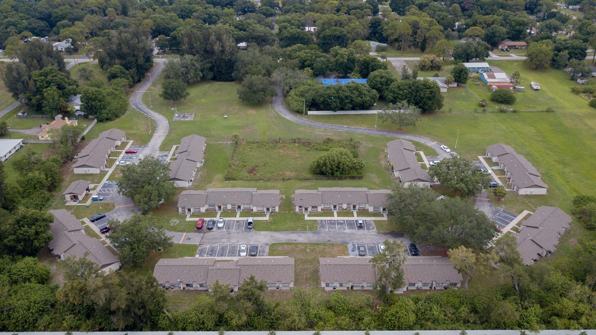 Ruskin Apartment: 709 Oceanside Cir