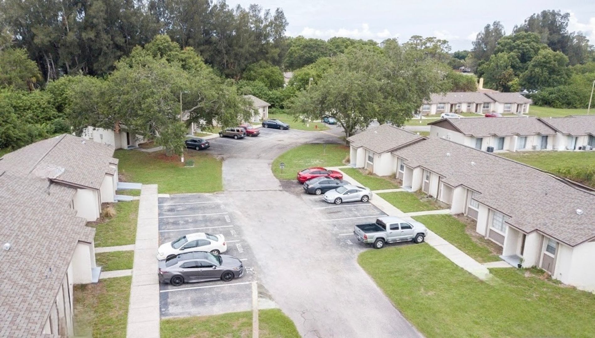 Ruskin Apartment: 709 Oceanside Cir