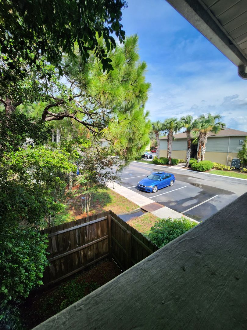 Brandon Apartment: Hamptons at Brandon