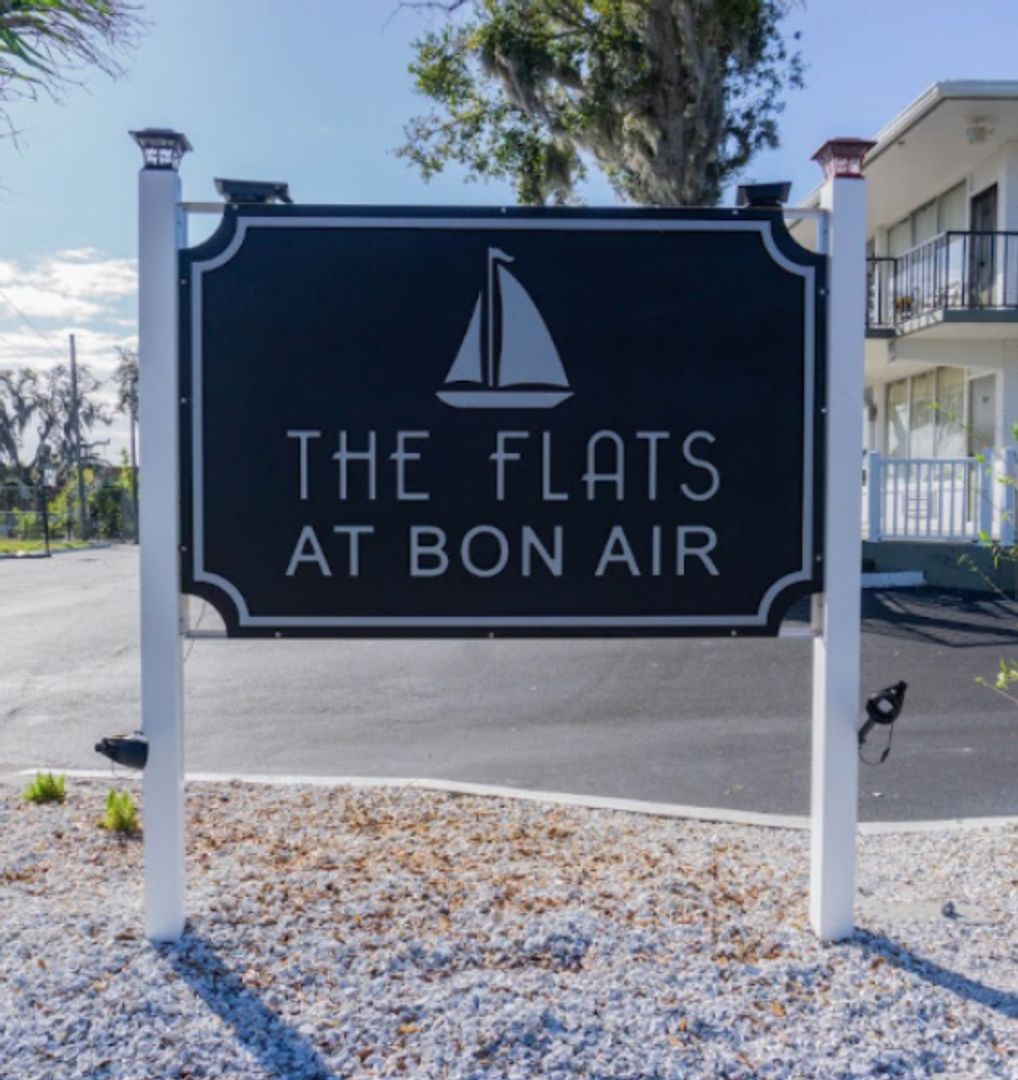 Lakeland Apartment: 515 Bon Air St