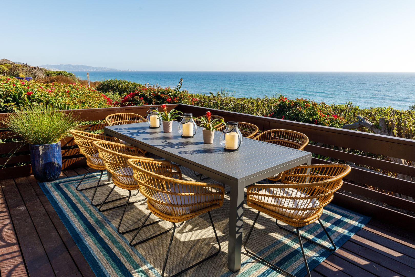 Del Mar Apartment: 110 8th Street