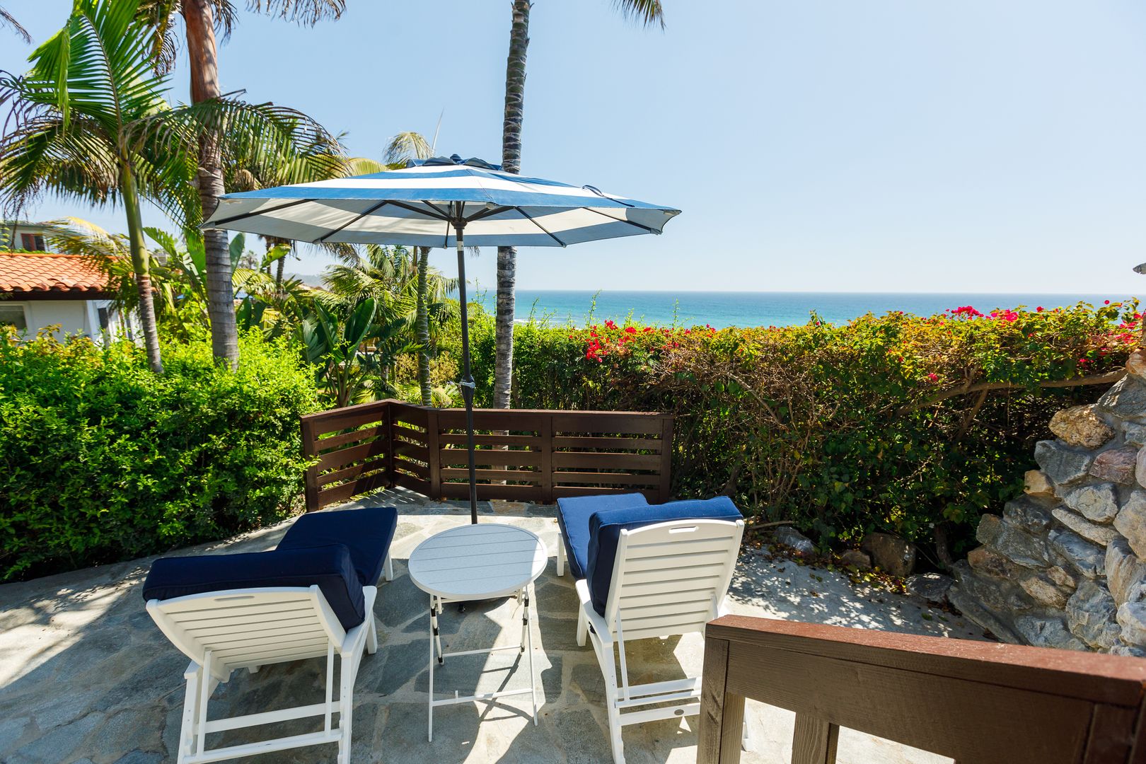 Del Mar Apartment: 110 8th Street