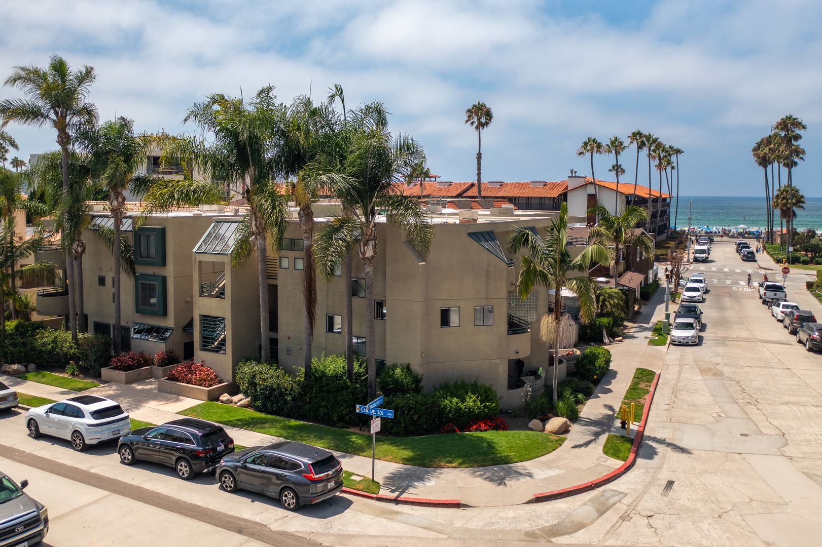 La Jolla Condo: 8132 Camino Del Sol