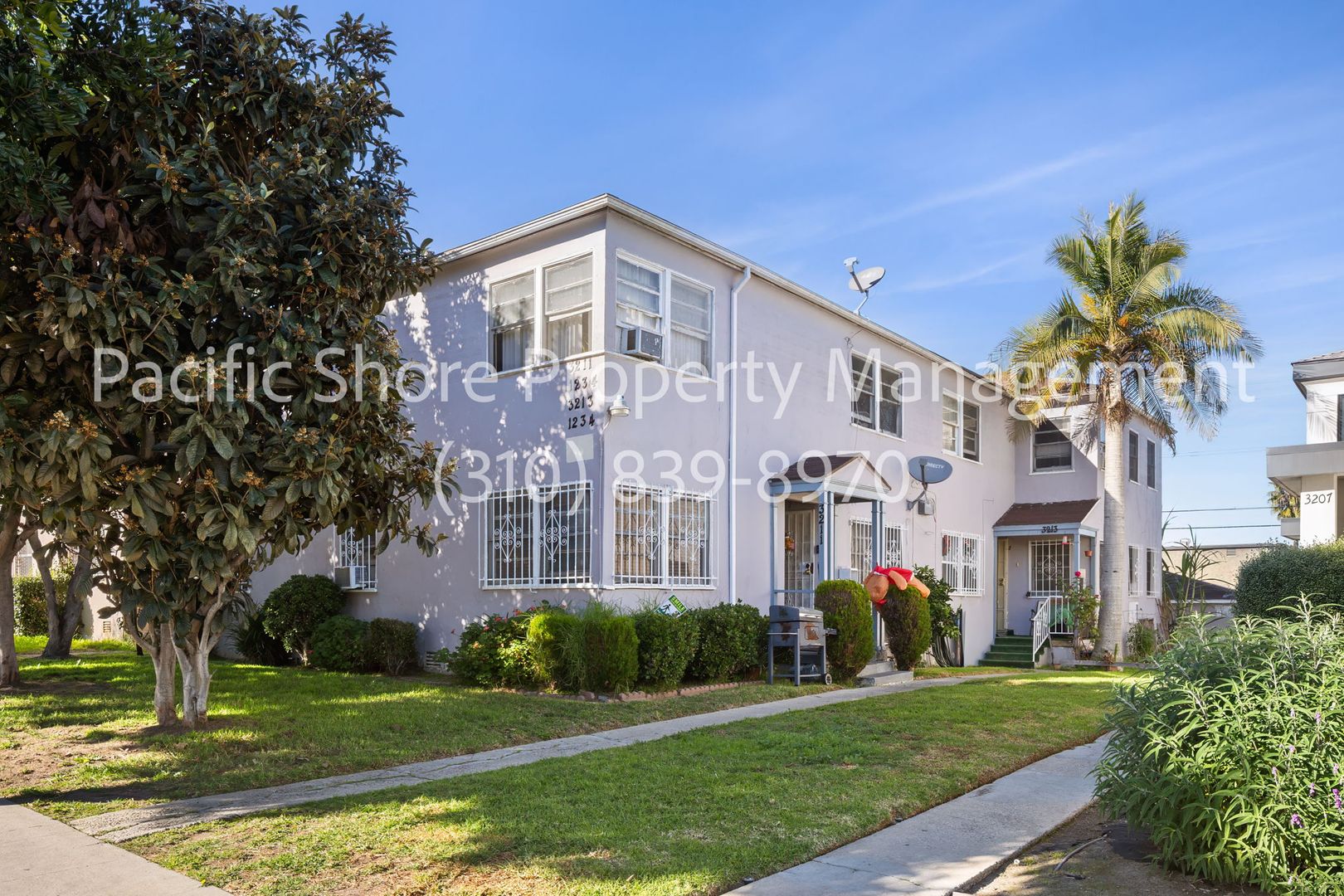 Los Angeles Apartment: 3211 W 73rd Street